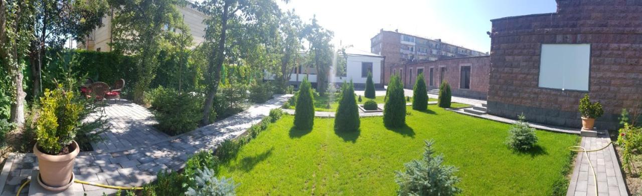 Ahana Hotel Martuni Exteriér fotografie