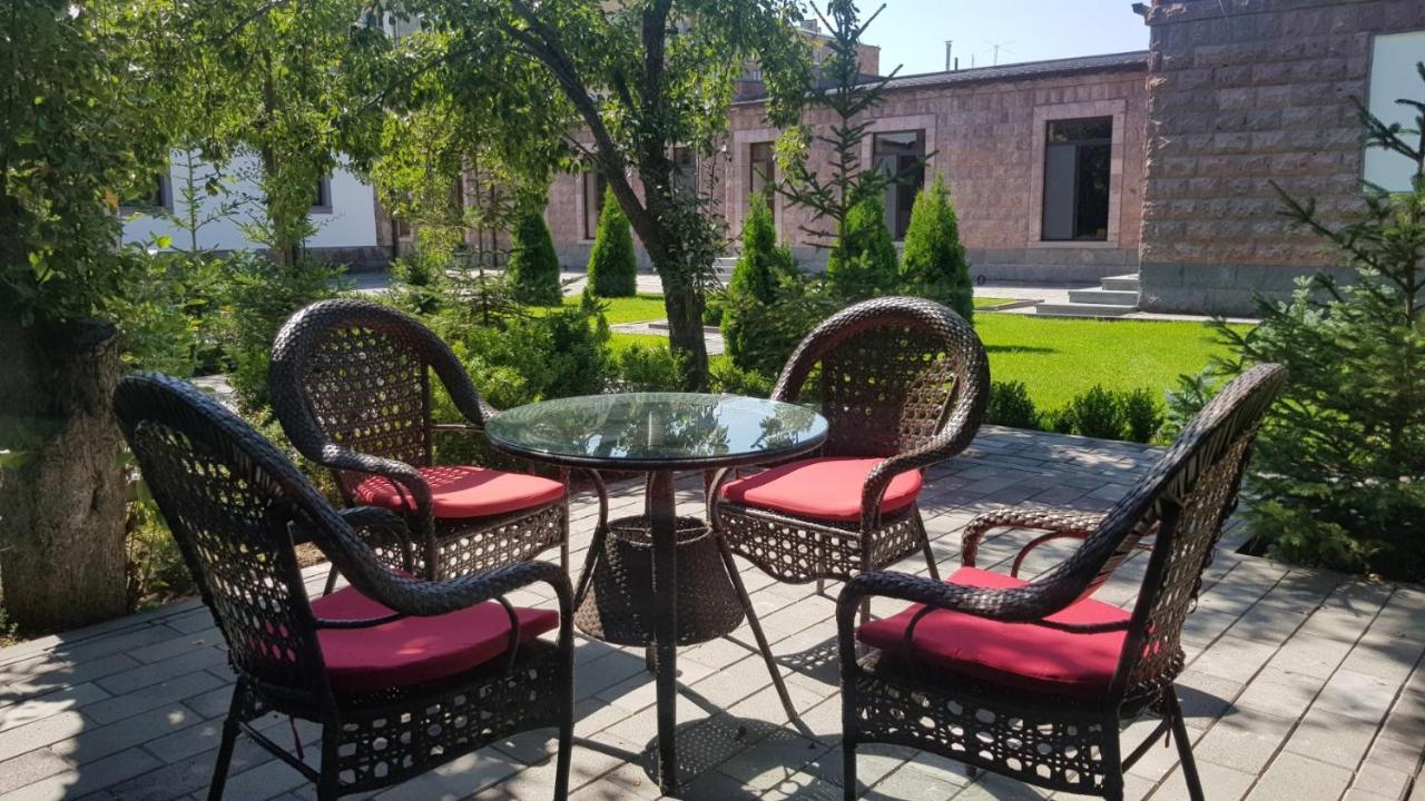 Ahana Hotel Martuni Exteriér fotografie