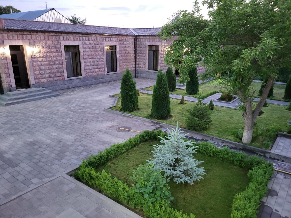 Ahana Hotel Martuni Exteriér fotografie
