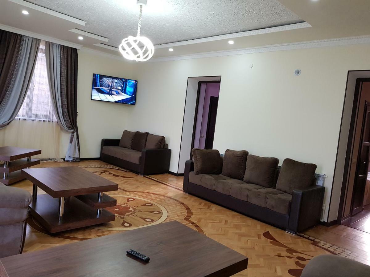 Ahana Hotel Martuni Exteriér fotografie